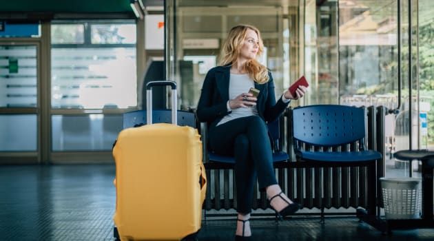 How to Be Financially Safe While Traveling
