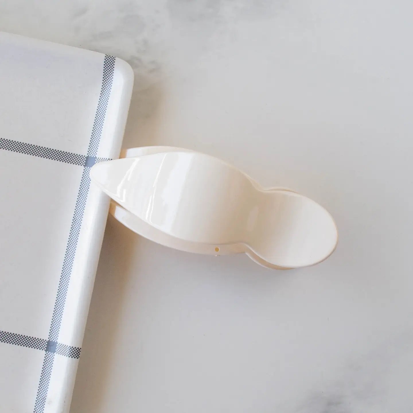 Glossy Bonnie Side Hair Claw Clip