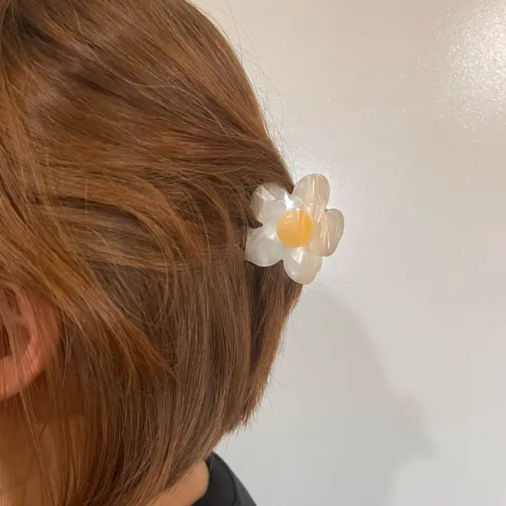 Eco Daisy Flower Hair Claw