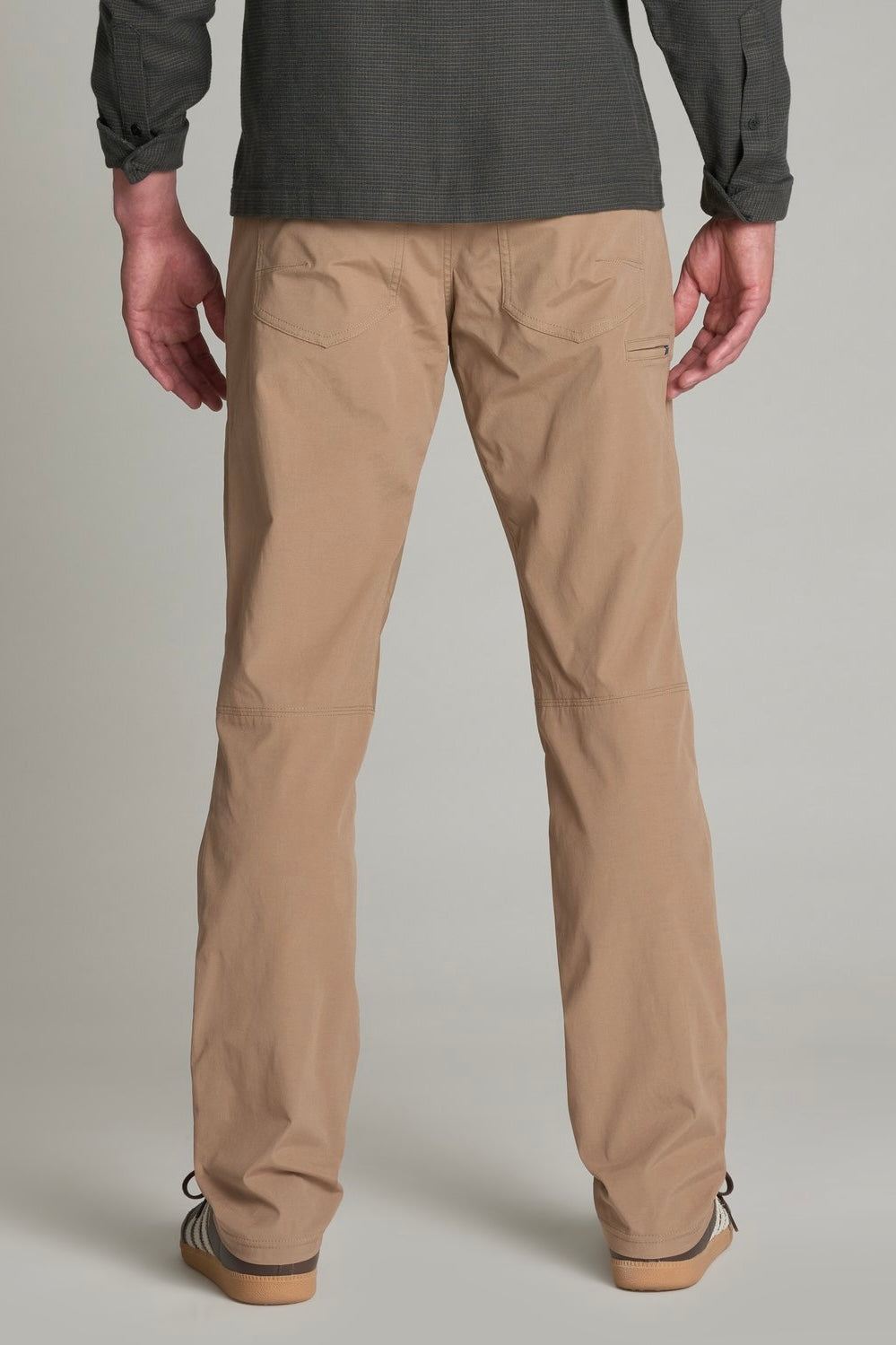 Kuhl M's Raidr Pant -Klassik Full Fit 32" Inseam: Stone Khaki