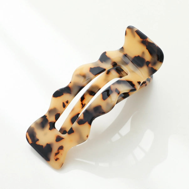 Jane Scalloped Flat Claw Hair Clip