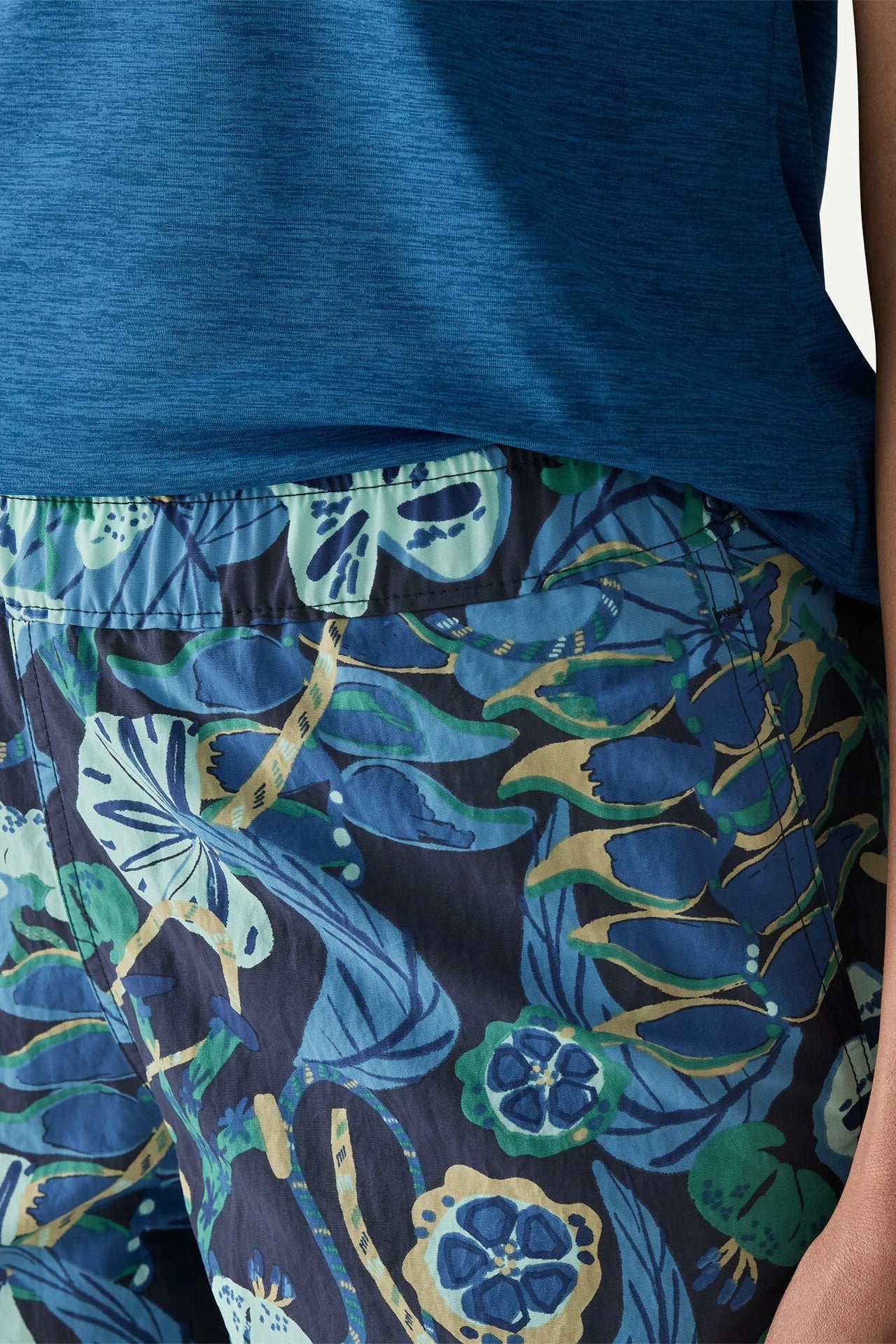 Patagonia W's Barely Baggies Shorts-2 1/2"