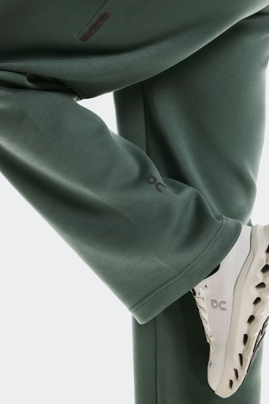 ON Focus Tech W's Sweatpants: Olive
