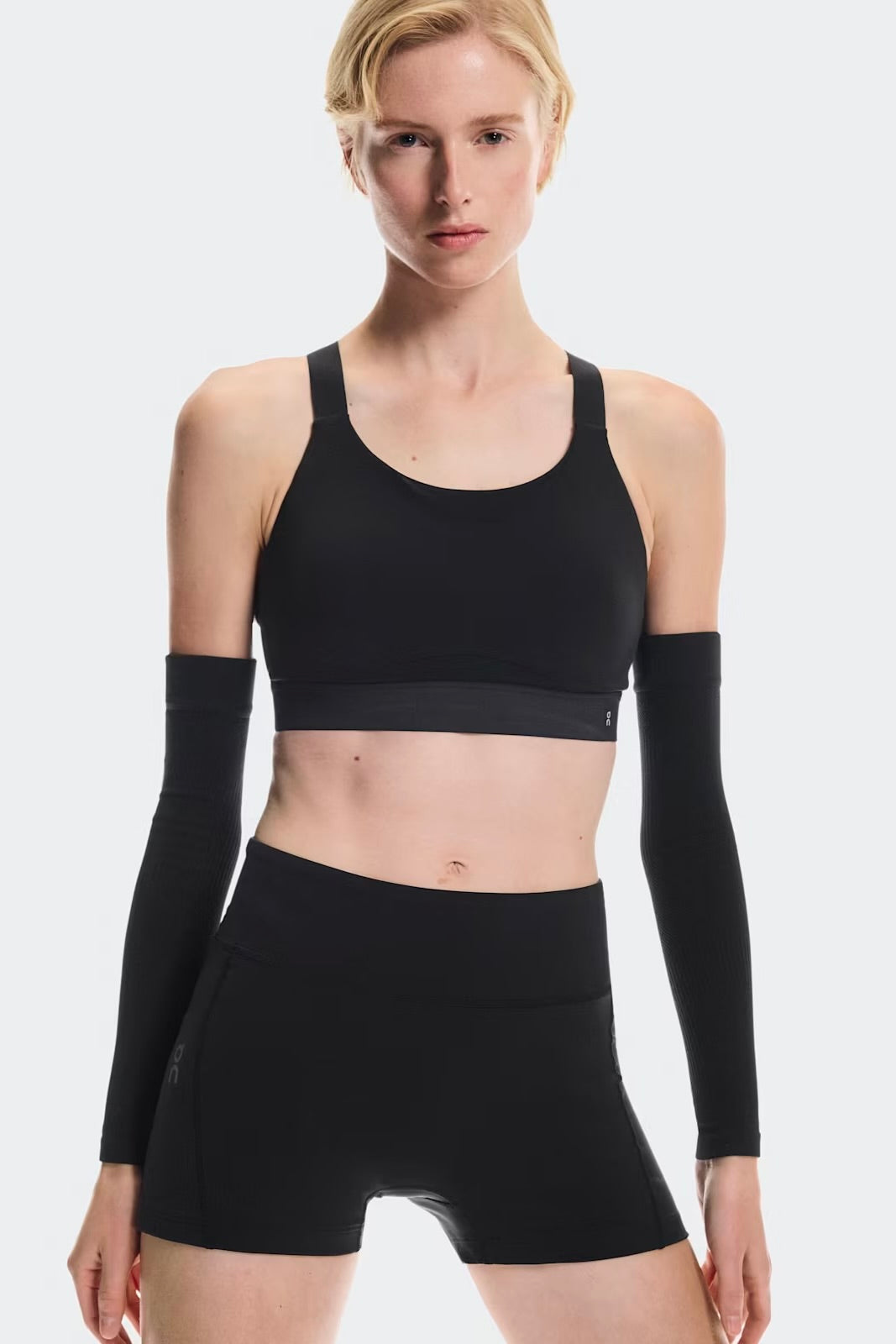 On Women's Performance Bra - Black