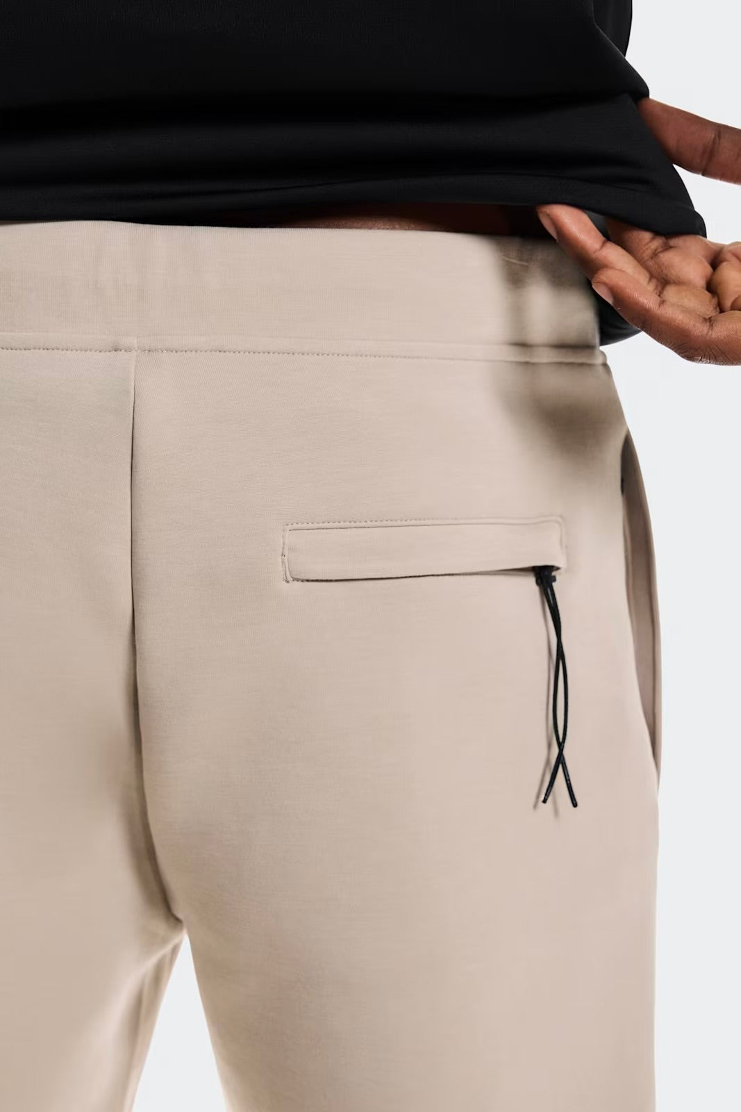 On Focus Men's Tech Sweatpants -Desert