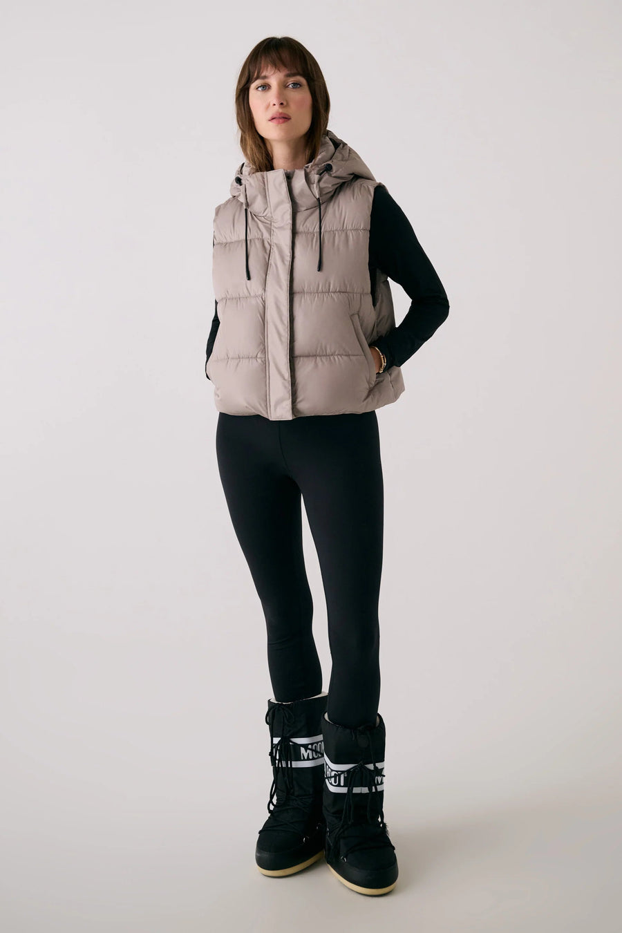 London Cropped Vest: Pebble