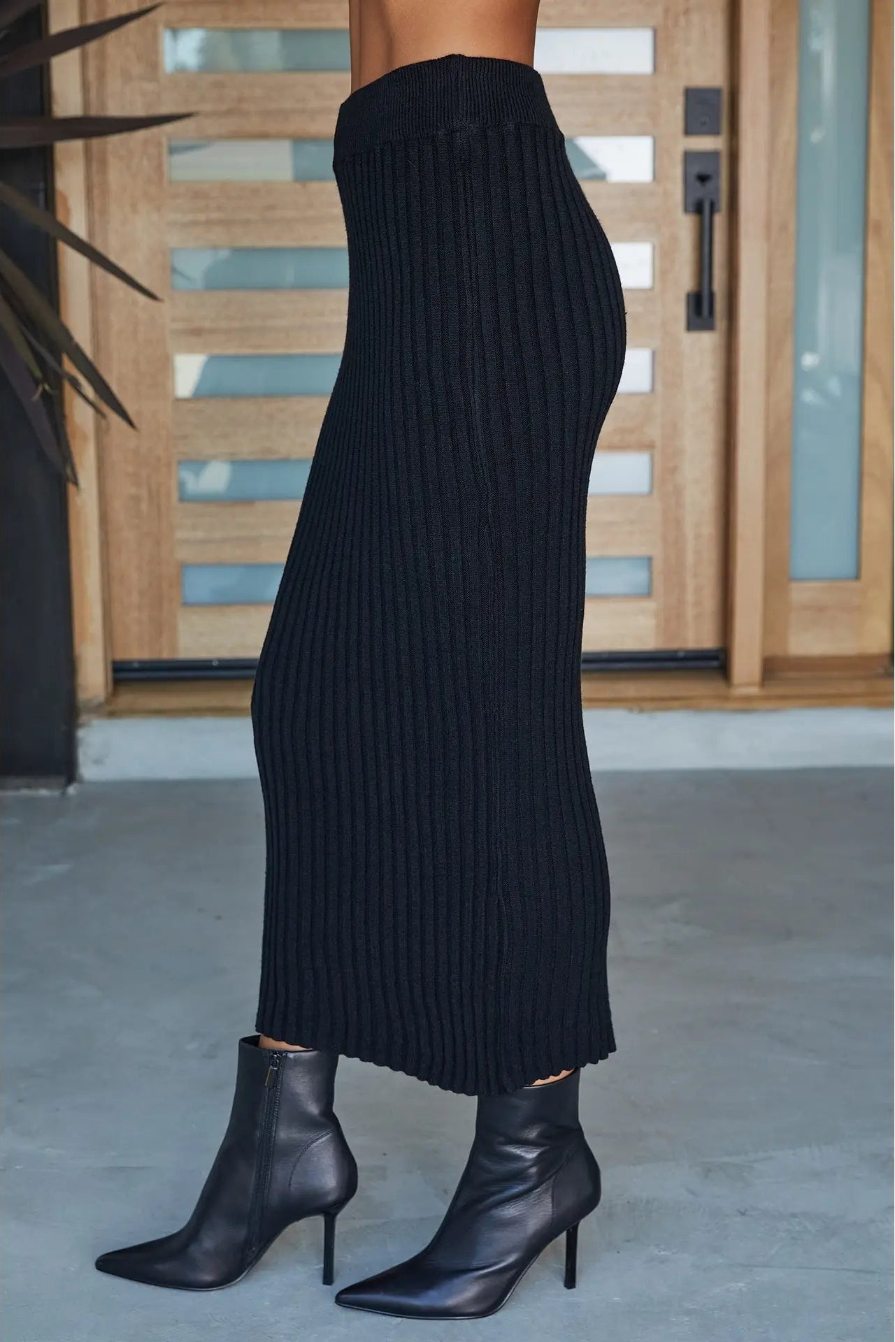 Ribbed Fitted Midi Skirt
