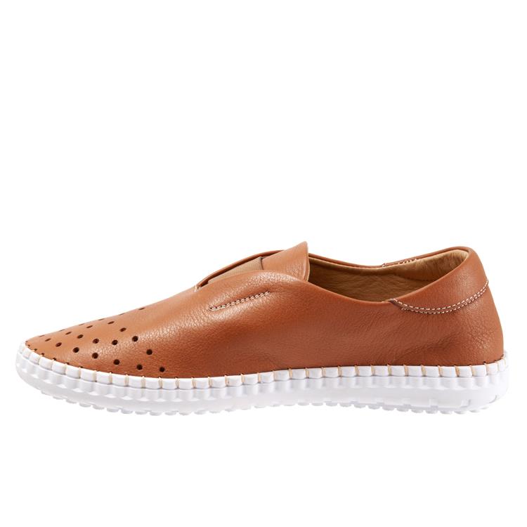 Bueno Denmark Slip-On  Leather Shoe