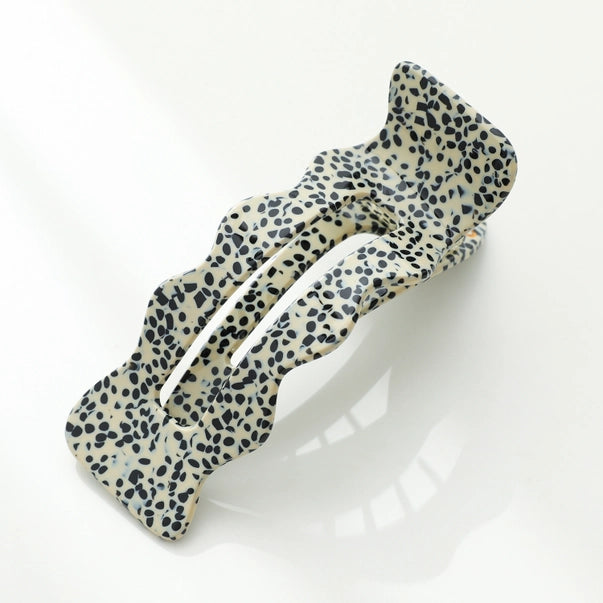 Jane Scalloped Flat Claw Hair Clip