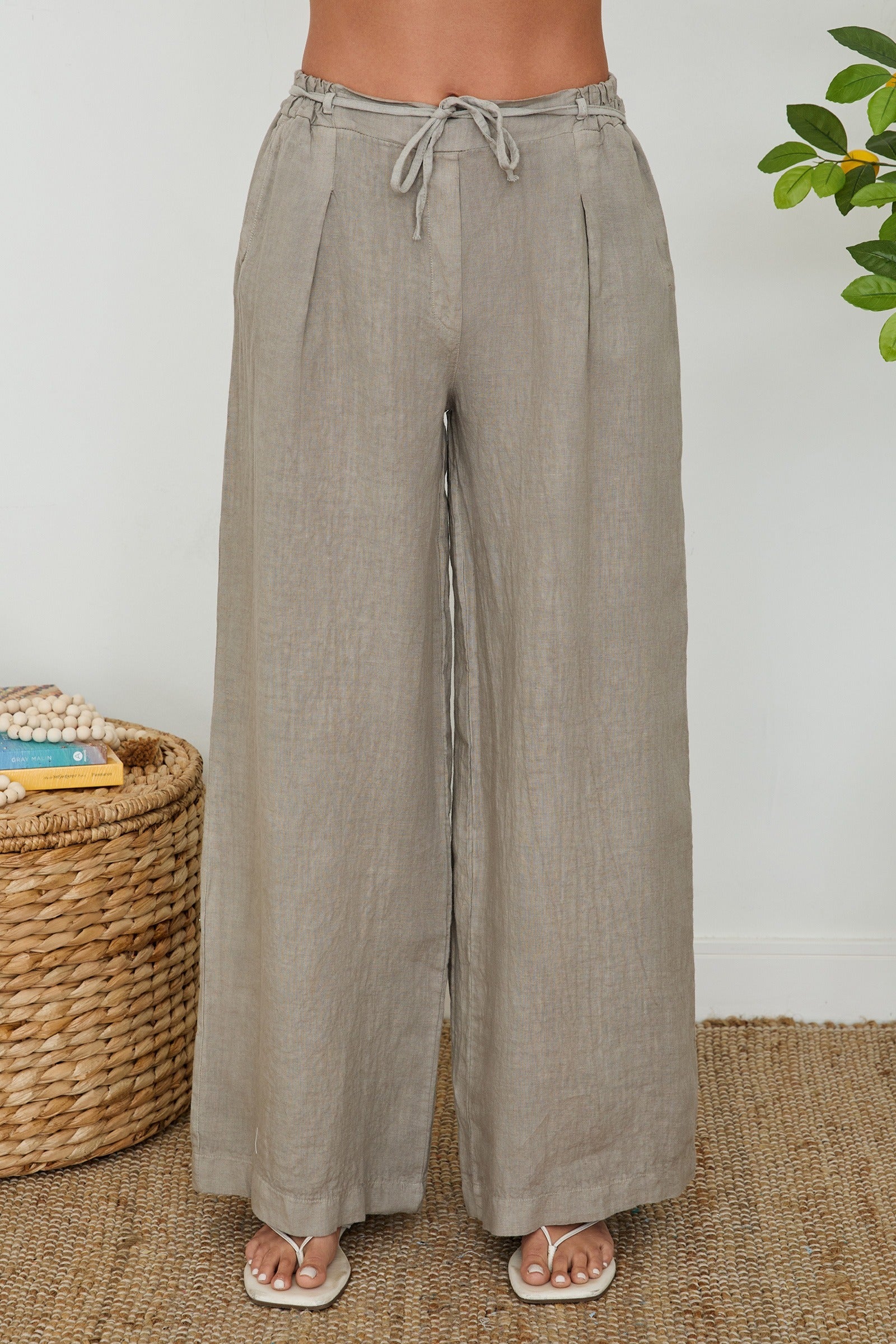 Pleated Linen Wide Leg Pant