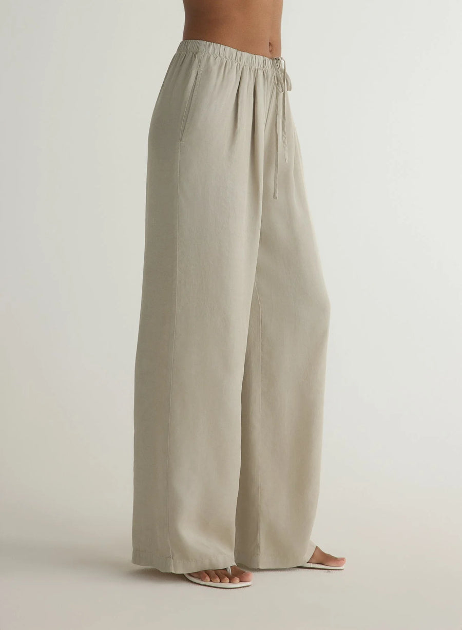 Bella Dahl Pleated Wide Leg Full Length Pant