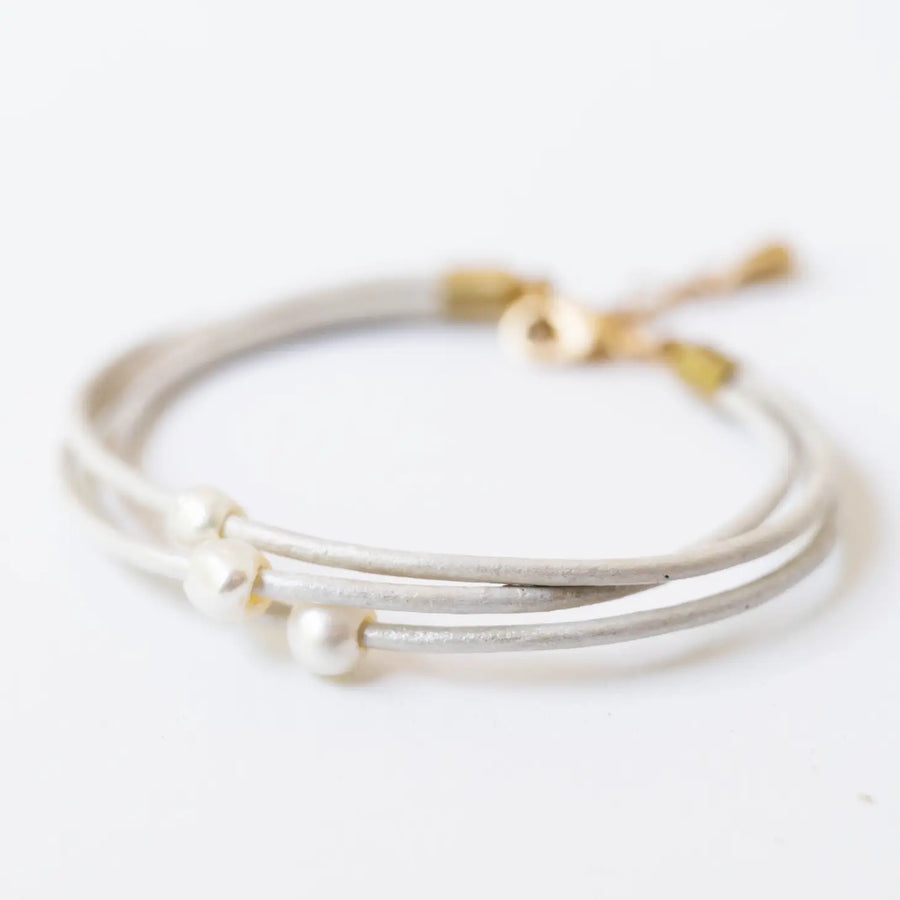 Pearl & Leather Adjustable Shimmer Bracelet