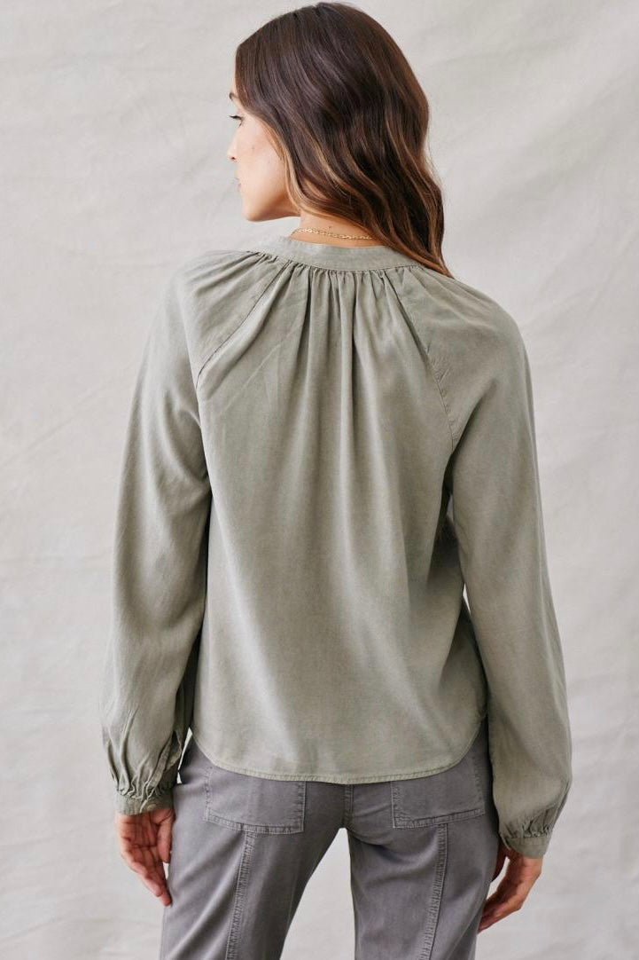 Bella Dahl Long Sleeve Shirred Raglan Shirt
