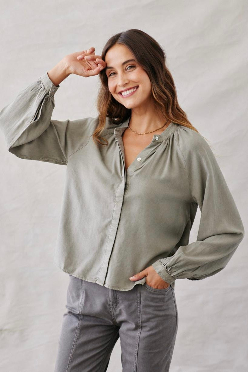 Bella Dahl Long Sleeve Shirred Raglan Shirt